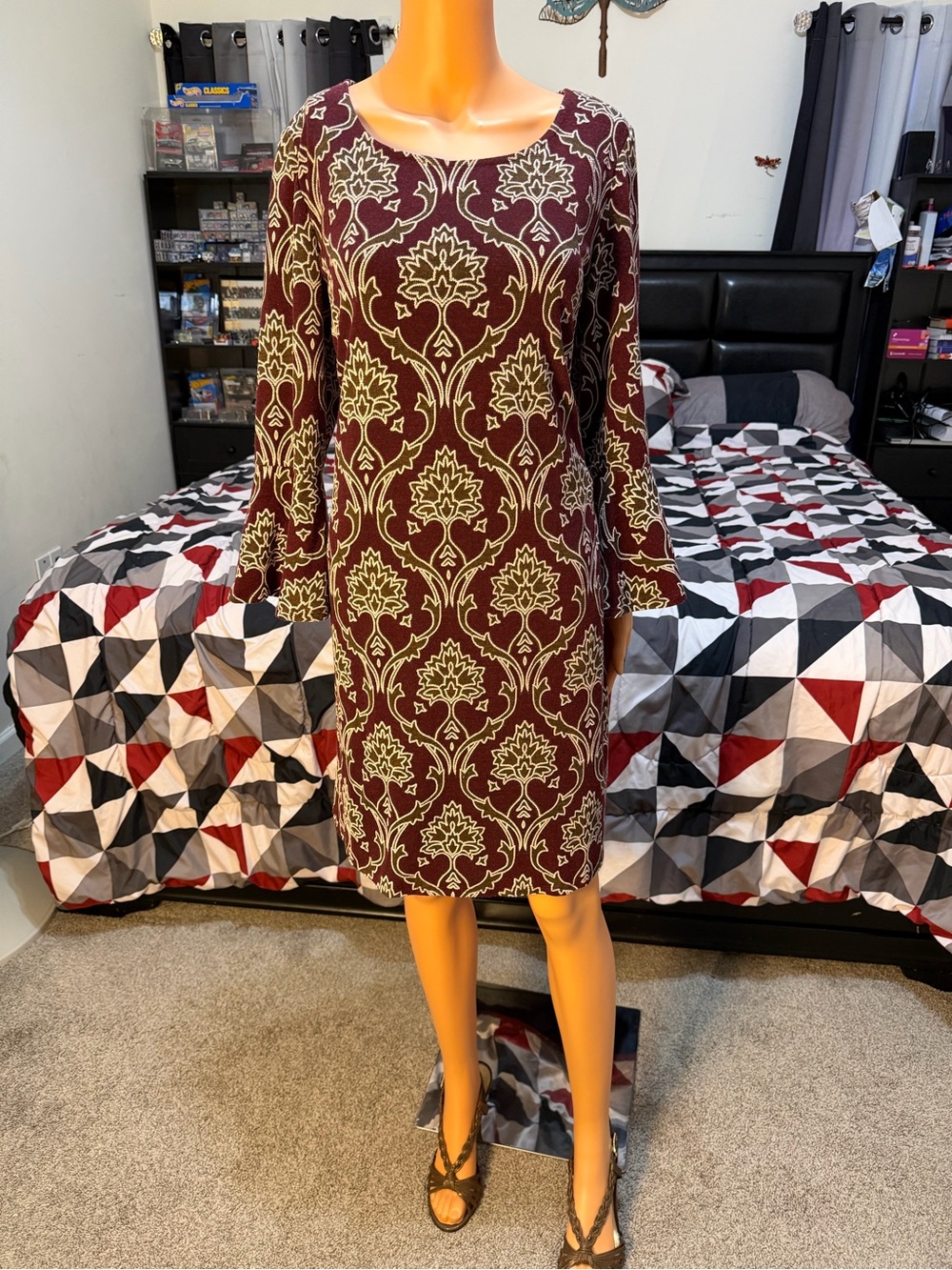RN Studio Ronni Nicole Burgundy & Gold Damask Print Shift Dress XL